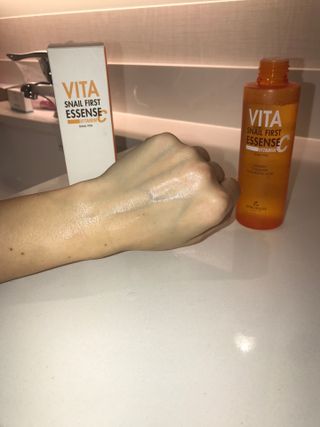 [THE SKIN HOUSE] Vita Snail First Essence — 5점을 준 리뷰어가 2022년 2월 올린 사용 사진