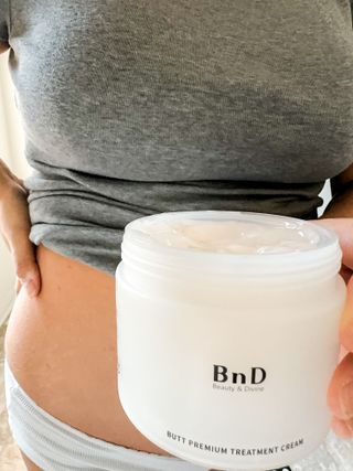 비엔디 프리용[한/영]BnD 바디 주름개선 엉덩이크림 — 5점을 준 리뷰어가 2024년 11월 올린 사용 사진