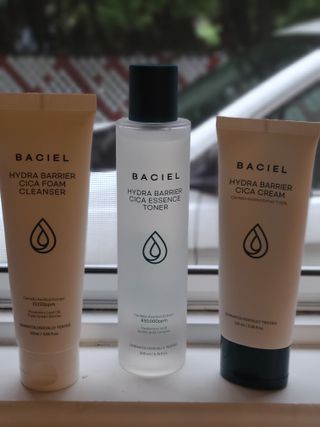 바시엘 BACIEL 바시엘 하이드라 베리어 시카 에센스 토너 — 5점을 준 리뷰어가 2021년 9월 올린 사용 사진