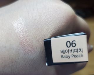 씨스터앤 시스터앤 더블이펙트 워터프루프 아이펜슬_미국 — 5점을 준 리뷰어가 2022년 4월 올린 사용 사진