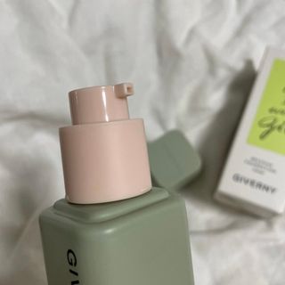 지베르니 밀착 커버 파운데이션 30ml + 밀착 커버 쿠션 본 제품 — 5점을 준 리뷰어가 2023년 9월 올린 사용 사진