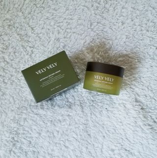VELY VELY Artemisia Return Cream — 4.5점을 준 리뷰어가 2021년 4월 올린 사용 사진