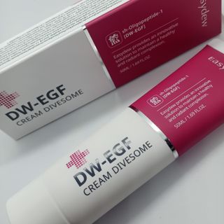 이지듀 DW-EGF 크림 다이브썸 1.69 Fl.Oz — 4.5점을 준 리뷰어가 2021년 8월 올린 사용 사진