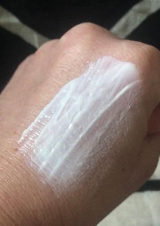 바노바기 코스메틱 바노바기 밀크씨슬 리페어 시카 선스크린 플러스 50ml — 5점을 준 리뷰어가 2023년 9월 올린 사용 사진