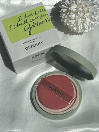 지베르니 밀착 커버 파운데이션 30ml + 밀착 커버 쿠션 본 제품 — 5점을 준 리뷰어가 2023년 9월 올린 사용 사진