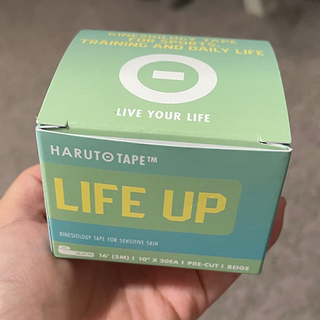HARUTO 하루토 라이프 UP 엑스트라 센서티브 키네시올로지 테이프 — 5점을 준 리뷰어가 2023년 4월 올린 사용 사진