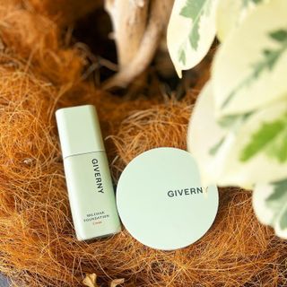 지베르니 밀착 커버 파운데이션 30ml + 밀착 커버 쿠션 본 제품 — 5점을 준 리뷰어가 2023년 9월 올린 사용 사진