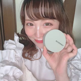 지베르니 밀착 커버 파운데이션 30ml + 밀착 커버 쿠션 본 제품 — 3점을 준 리뷰어가 2023년 9월 올린 사용 사진