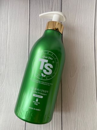 ゴールドプラスセット(シャンプー500g x 1ea/トリートメント500ml X 1ea) — 5점을 준 리뷰어가 2023년 3월 올린 사용 사진