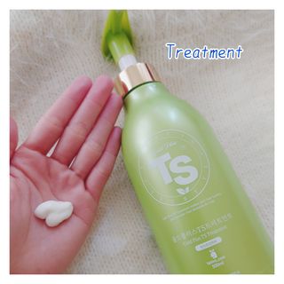 ゴールドプラスセット(シャンプー500g x 1ea/トリートメント500ml X 1ea) — 4점을 준 리뷰어가 2023년 4월 올린 사용 사진
