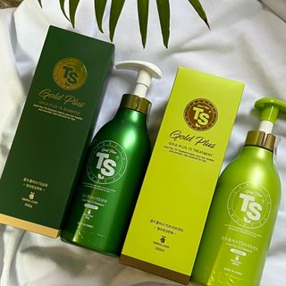 ゴールドプラスセット(シャンプー500g x 1ea/トリートメント500ml X 1ea) — 4점을 준 리뷰어가 2023년 3월 올린 사용 사진
