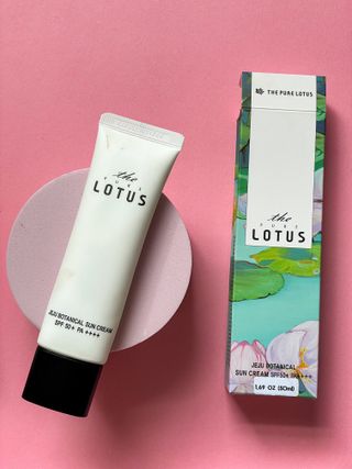 더 퓨어 로터스 제주 식물 선크림 / 제주 연잎 &amp; 동백 미스트 / 순수한 연꽃 어메니티 세트 — 5점을 준 리뷰어가 2022년 10월 올린 사용 사진