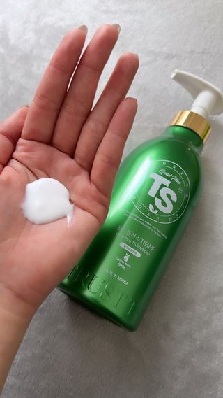 ゴールドプラスセット(シャンプー500g x 1ea/トリートメント500ml X 1ea) — 5점을 준 리뷰어가 2023년 3월 올린 사용 사진
