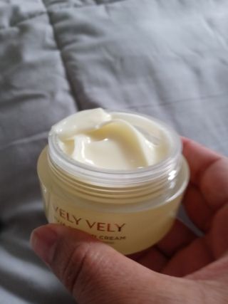 VELY VELY Yuja C-tamin Cream — 5점을 준 리뷰어가 2021년 4월 올린 사용 사진