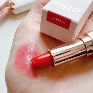 ATHE AUTHENTIC AIRY LIP BALM / 비건립밤 / 어센틱립밤 / 에어리립밤 (수정 요청) — 4점을 준 리뷰어가 2022년 7월 올린 사용 사진