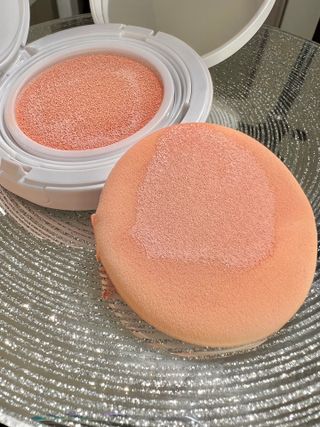 TONEfitSUN 쿠션 12g 비건 톤업 선쿠션 한국산 SPF 50+/ PA++++ — 3점을 준 리뷰어가 2023년 2월 올린 사용 사진