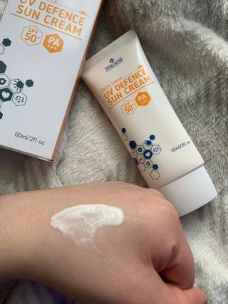트리티스 US [TREATIS] UV Defence Sun Cream PA+++ / SPF50+ — 5점을 준 리뷰어가 2021년 2월 올린 사용 사진