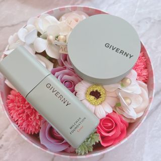 지베르니 밀착 커버 파운데이션 30ml + 밀착 커버 쿠션 본 제품 — 3점을 준 리뷰어가 2023년 9월 올린 사용 사진