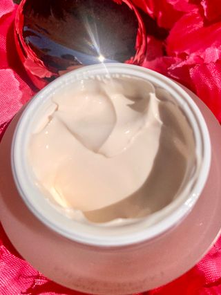 Jutanhak 안티에이징 멜라 크림 50ml / 1.69oz 잡티 &amp; 다크 스팟 케어 하이드레이팅 크림 — 4.5점을 준 리뷰어가 2023년 7월 올린 사용 사진