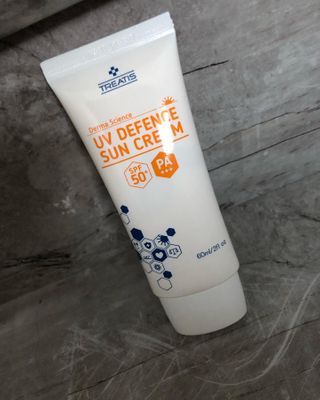 트리티스 US [TREATIS] UV Defence Sun Cream PA+++ / SPF50+ — 5점을 준 리뷰어가 2021년 1월 올린 사용 사진