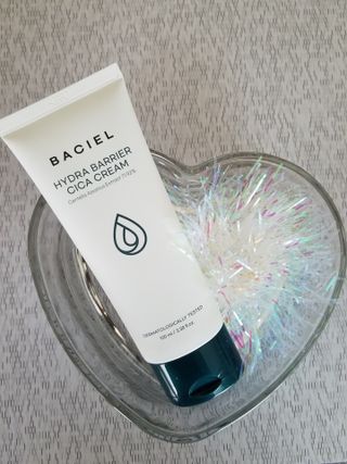 바시엘 BACIEL 바시엘 하이드라 베리어 시카 크림 — 5점을 준 리뷰어가 2021년 5월 올린 사용 사진