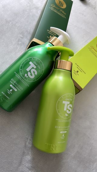 ゴールドプラスセット(シャンプー500g x 1ea/トリートメント500ml X 1ea) — 5점을 준 리뷰어가 2023년 3월 올린 사용 사진