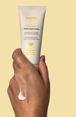 라비엘 RAVIEL Meadowfoam 씨 오일 모이스처라이징 데일리 히알 크림 3.4 fl oz, DermaBiome CX, 7 히알루론산 — 5점을 준 리뷰어가 2022년 9월 올린 사용 사진