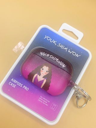 육심원 큐트 에어 팟 케이스 하드 커버 홀더 방수 파스텔 디자인 — 2점을 준 리뷰어가 2021년 7월 올린 사용 사진