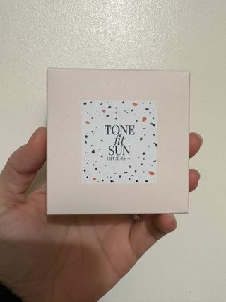 TONEfitSUN 쿠션 12g 비건 톤업 선쿠션 한국산 SPF 50+/ PA++++ — 5점을 준 리뷰어가 2023년 2월 올린 사용 사진