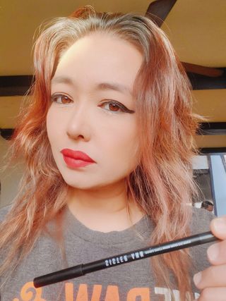 씨스터앤 시스터앤 더블이펙트 워터프루프 아이펜슬_미국 — 5점을 준 리뷰어가 2022년 4월 올린 사용 사진