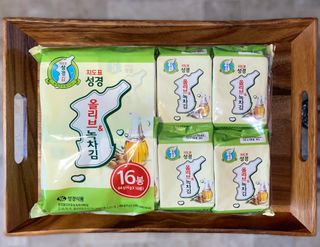 SUNG GYUNG Olive & Green Tea Seaweed Snack Pack of 16 — 5점을 준 리뷰어가 2024년 1월 올린 사용 사진