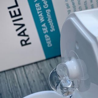 라비엘 RAVIEL 딥 씨 워터 퓨어 바이탈 수딩 젤 5.1 fl oz (150ml) 페이스 &amp; 바디, 쿨링 효과 — 3.5점을 준 리뷰어가 2022년 9월 올린 사용 사진