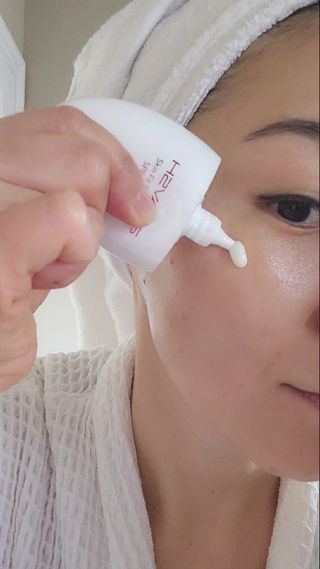 H2VA25 Skin Fit Sun Essence SPF50+ PA++++ 50ml / 1.69 FL.oz Moisturizing Sunblock Sunscreen K-Beauty — 5점을 준 리뷰어가 2024년 10월 올린 사용 사진